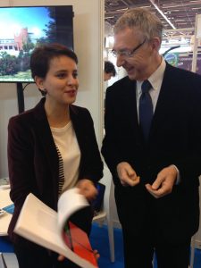 Najat Vallaud-Belkacem, ministre de l'Education nationale et Jean-Christophe Deberre au salon de l'éducation 2016