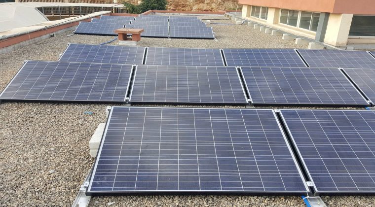 panneaux solaires du lycée franco-libanais Habbouche Nabatieh