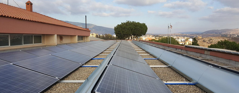 panneaux solaires du lycée franco-libanais Habbouche Nabatieh