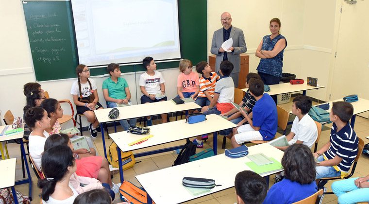 Laurent Bardou, proviseur adjoint, en visite dans les classes, le jour de la rentrée, septembre 2017